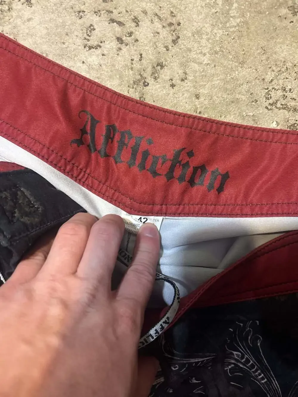 Affliction Mens Skull Board Shorts Swim Trunks Black Red Size 42